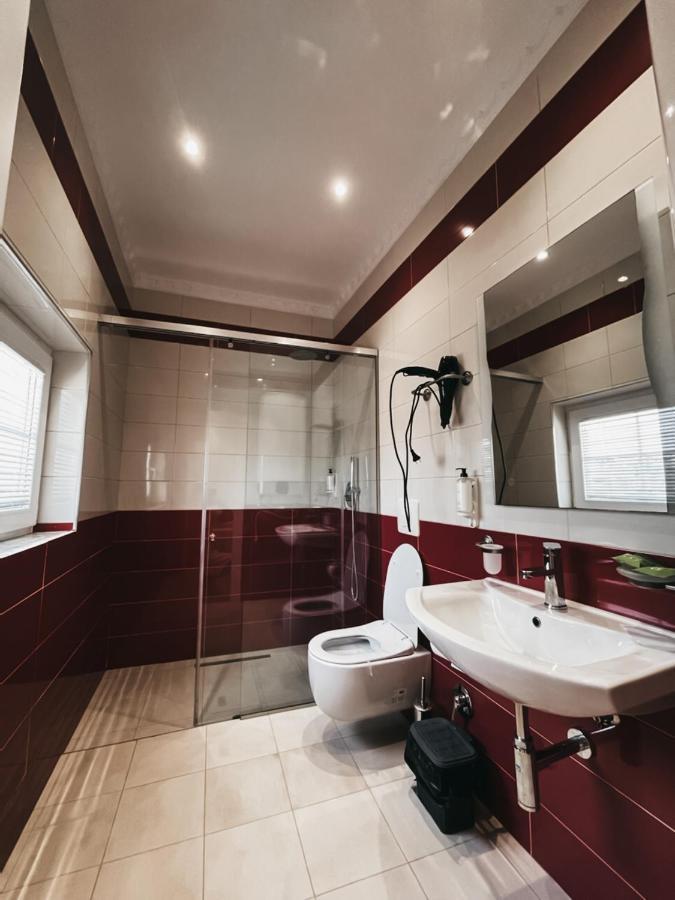 Amansar Boutique Hotel Tirana Bagian luar foto