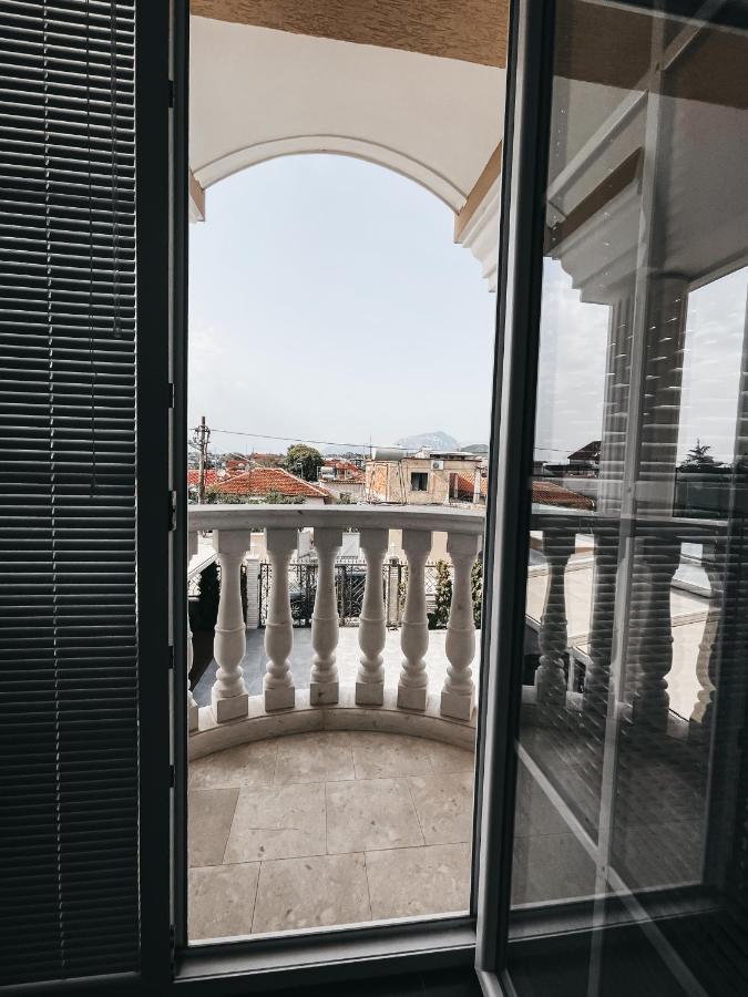 Amansar Boutique Hotel Tirana Bagian luar foto